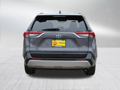 2022 Toyota RAV4 Hybrid SE