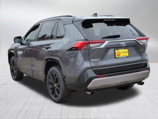 2022 Toyota RAV4 Hybrid SE