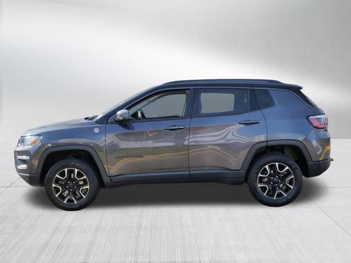 Granite Crystal Metallic Clearcoat 2019 Jeep Compass Trailhawk