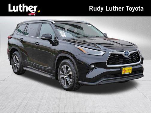 2023 Toyota Highlander Hybrid XLE