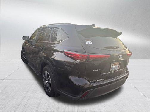 2023 Toyota Highlander Hybrid XLE