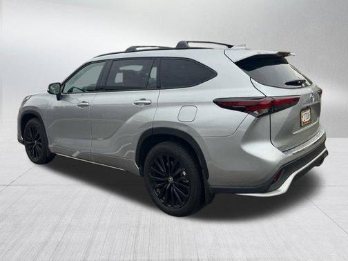 2025 Toyota Highlander XSE