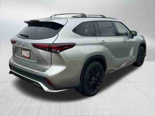 2025 Toyota Highlander XSE