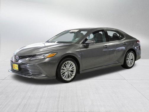 2020 Toyota Camry Hybrid XLE