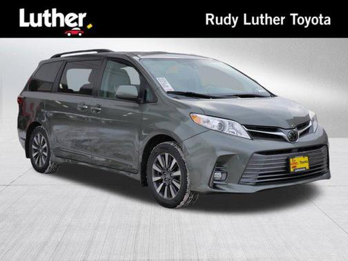 2020 Toyota Sienna XLE