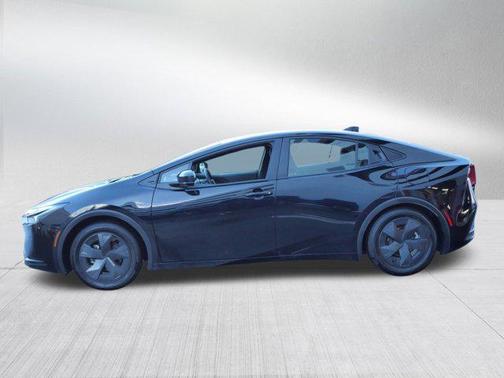 2025 Toyota Prius L