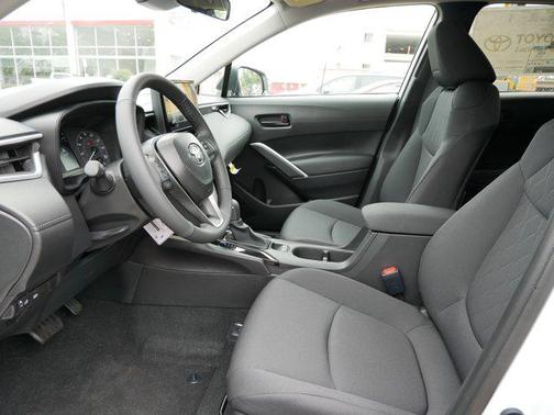 2025 Toyota Corolla Cross LE
