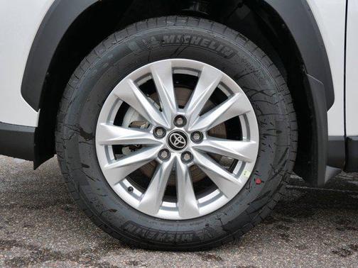 2025 Toyota Corolla Cross LE