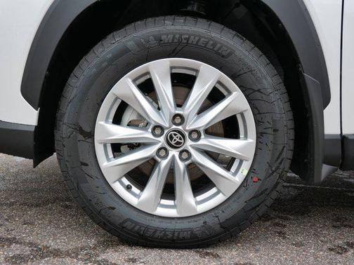 2025 Toyota Corolla Cross LE