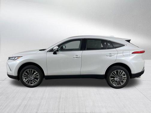 Wind Chill Pearl 2024 Toyota Venza XLE