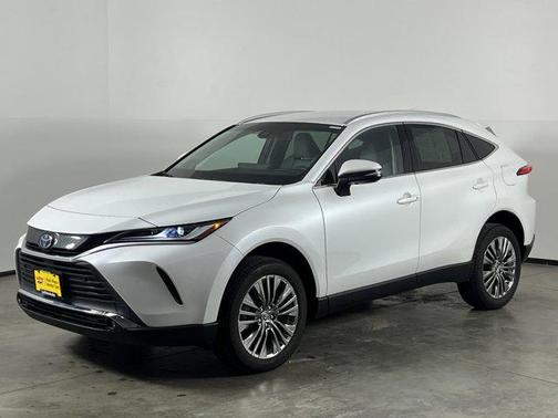 Wind Chill Pearl 2024 Toyota Venza XLE