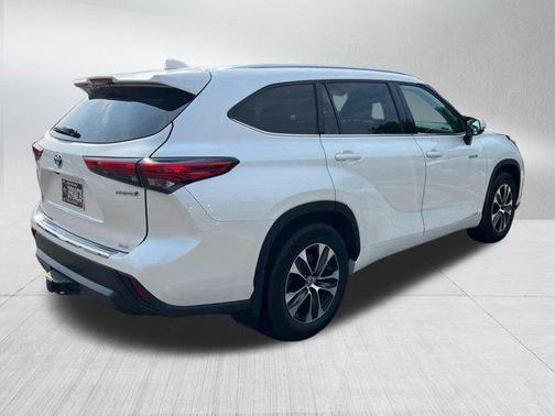 2021 Toyota Highlander Hybrid XLE