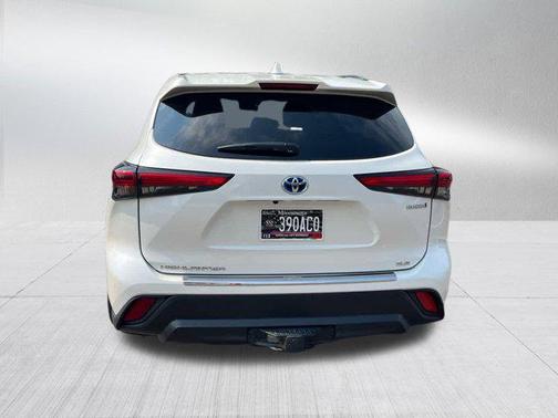 2021 Toyota Highlander Hybrid XLE