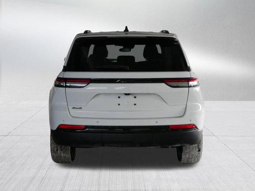 2022 Jeep Grand Cherokee Altitude