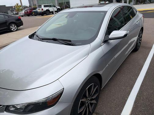Silver Ice Metallic 2017 Chevrolet Malibu 1LT