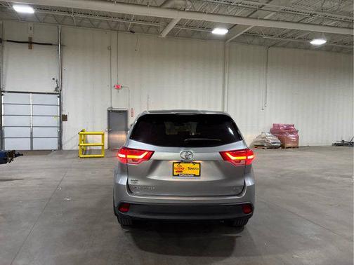 2018 Toyota Highlander LE