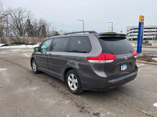 2013 Toyota Sienna LE