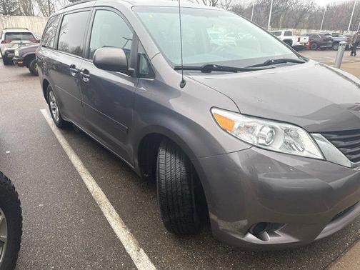 2013 Toyota Sienna LE