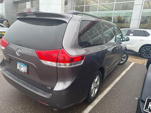 2013 Toyota Sienna LE