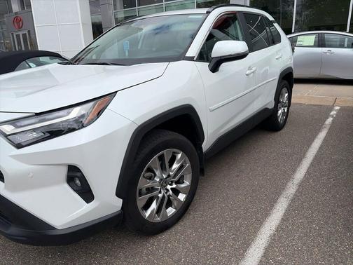 Wind Chill Pearl 2025 Toyota RAV4 XLE Premium