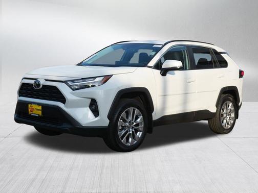 Wind Chill Pearl 2025 Toyota RAV4 XLE Premium