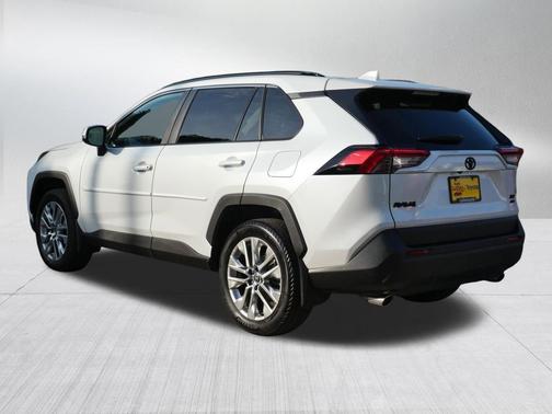 Wind Chill Pearl 2025 Toyota RAV4 XLE Premium