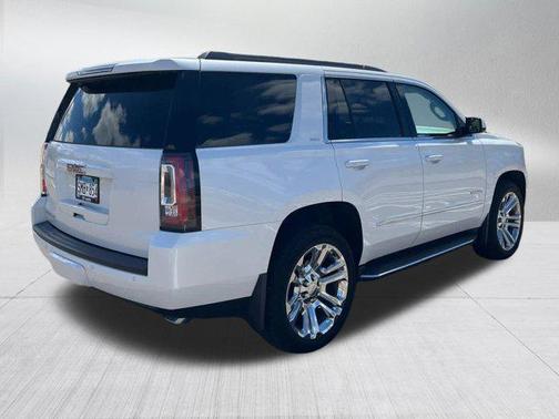 White Frost Tricoat 2017 GMC Yukon SLT