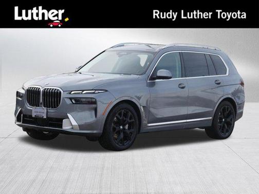 Skyscraper Grey Metallic 2023 BMW X7 xDrive40i