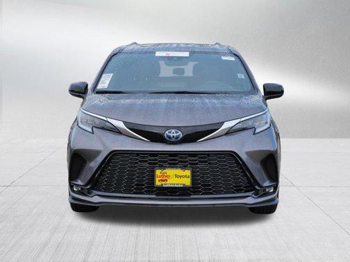 2022 Toyota Sienna XSE 7 Passenger