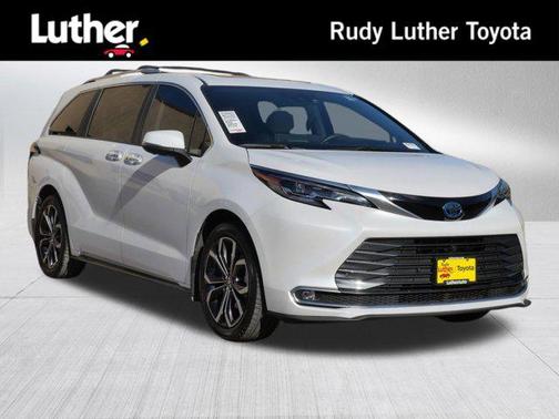 Wind Chill Pearl 2025 Toyota Sienna Platinum