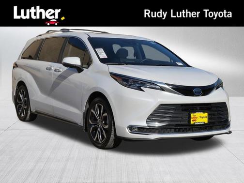 Wind Chill Pearl 2025 Toyota Sienna Platinum