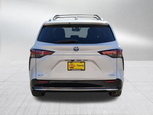 Wind Chill Pearl 2025 Toyota Sienna Platinum