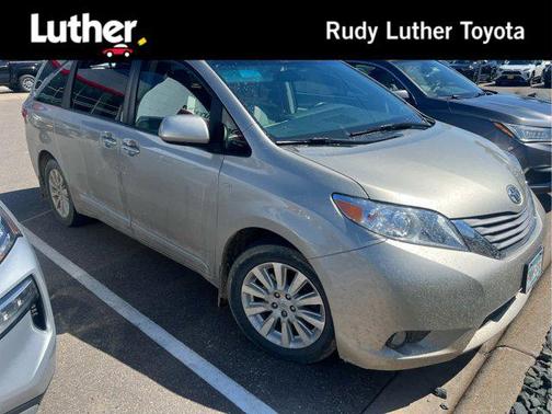 2017 Toyota Sienna XLE