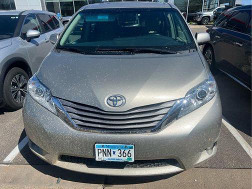 2017 Toyota Sienna XLE