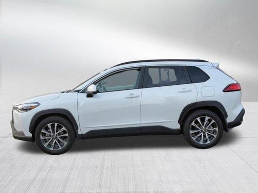 2024 Toyota Corolla Cross XLE