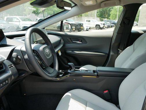 2025 Toyota Prius XLE