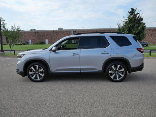 2023 Honda Pilot Touring 8-Passenger