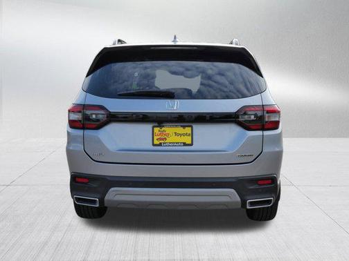 2023 Honda Pilot Touring 8-Passenger