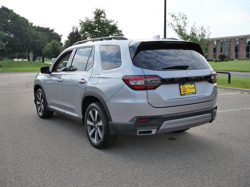 2023 Honda Pilot Touring 8-Passenger