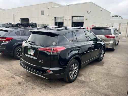 2017 Toyota RAV4 Hybrid XLE
