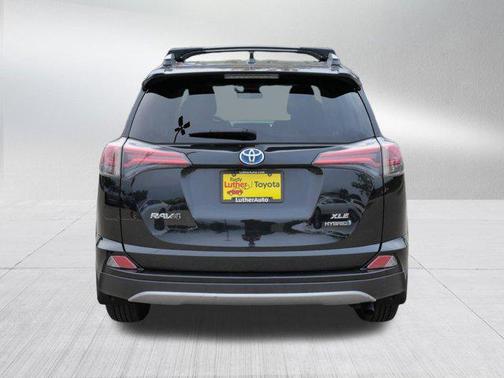2017 Toyota RAV4 Hybrid XLE