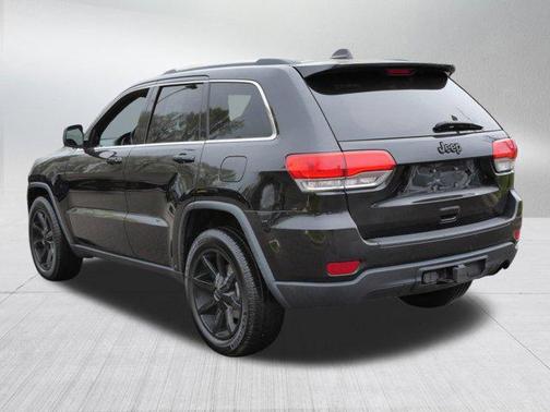 Brilliant Black Crystal Pearlcoat 2015 Jeep Grand Cherokee Laredo