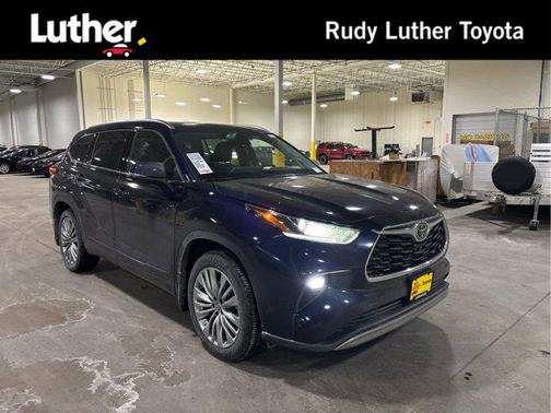 2025 Toyota Highlander Platinum