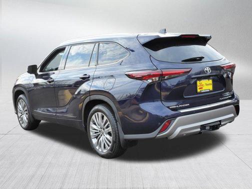 2025 Toyota Highlander Platinum