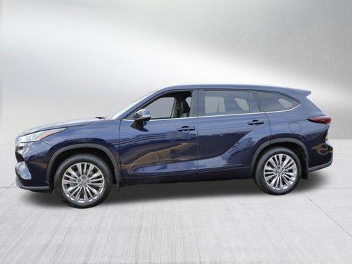 2025 Toyota Highlander Platinum