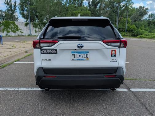 White 2022 Toyota RAV4 Hybrid XLE