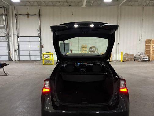 2022 Toyota Prius LE