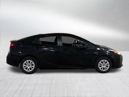 2022 Toyota Prius LE