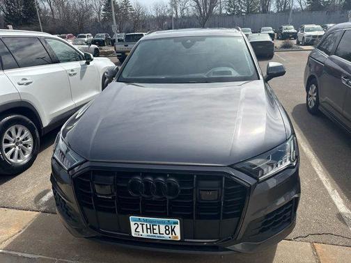 Samurai Gray Metallic 2023 Audi Q7 55 Prestige