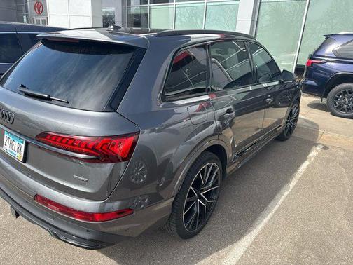 Samurai Gray Metallic 2023 Audi Q7 55 Prestige